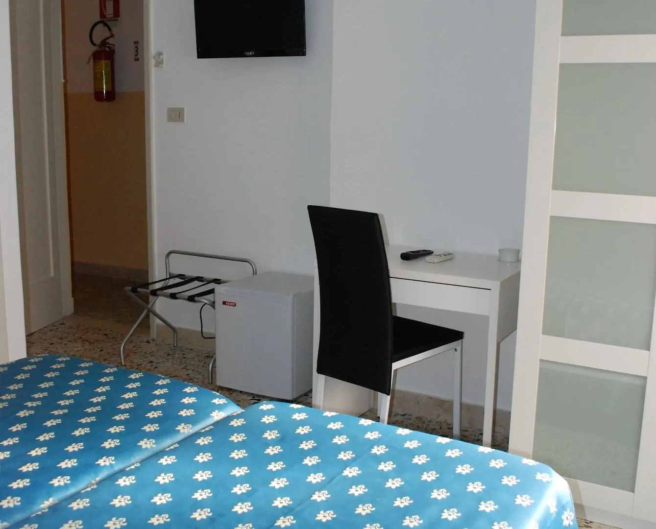 Maniel Beach Hotel Letojanni 3*,