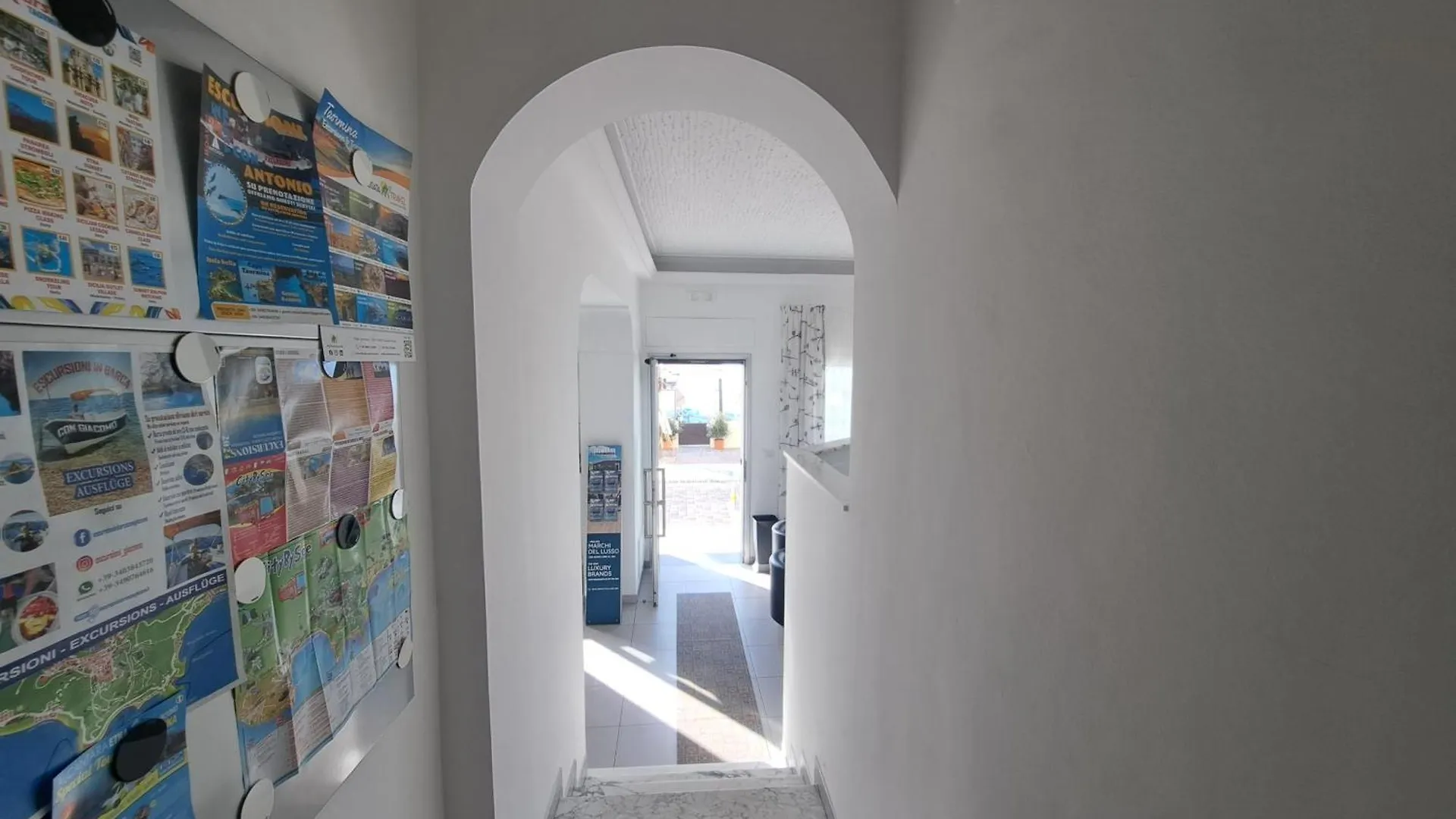 Maniel Beach Hotel Letojanni Italia