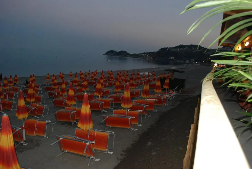Maniel Beach Hotel Letojanni