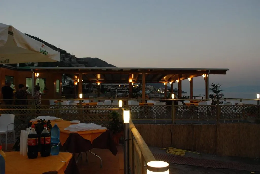Maniel Beach Hotel Летоянни 3*,